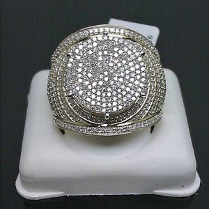 18k gold Ring size 8